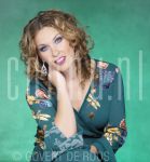 25-11-2004 Claudia Straatman at studio Amsterdam
by order of Beaumonde 

[keywords]Smiling, Eyecontact, Half Length, Posed, Journalist[/keywords]